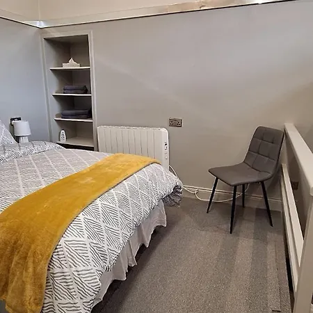 Townhouse, 5 Mill Road Town Centre