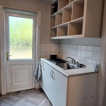 Townhouse, 5 Mill Road Town Centre Apartment *